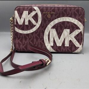 Michael Kors Jet Set Charm Crossbody-Berry Multi